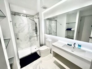 Condo, 2 Bedrooms, Accessible, Smoking | Bathroom - Cana Rock con Vista al Golf (Punta Cana)