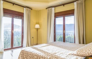 4 chambres, lit de bébé portatif, accès au Wi-Fi (inclus)