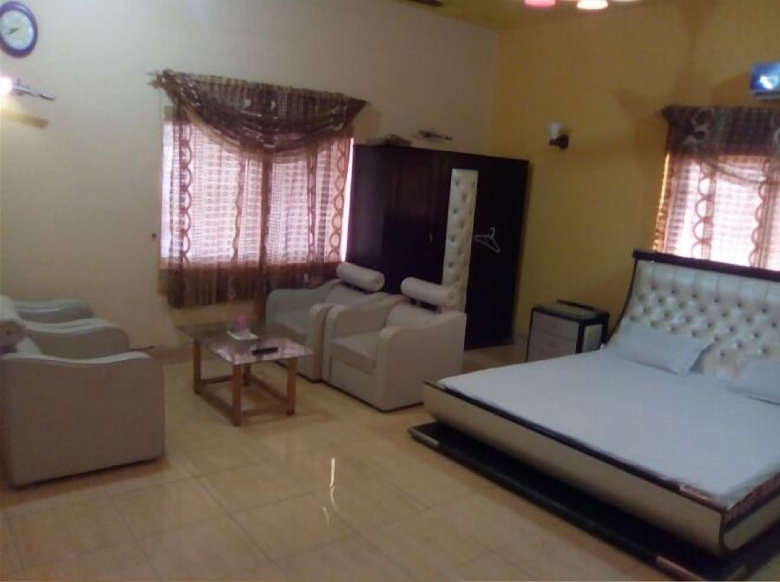 Deluxe Room | Soundproofing, free WiFi, bed sheets