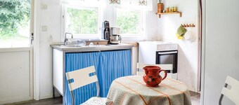 Cozy home in gärsnäs with WiFi