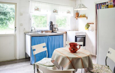 Cozy home in gärsnäs with WiFi