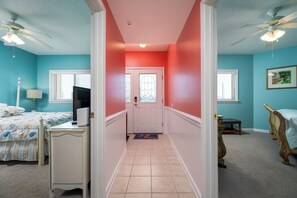 2 bedrooms, iron/ironing board, Internet - Beautifully furnished condo located bayside on 85th street with full kitchen and rooftop pool (Ocean City)