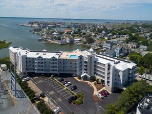 Exterior - Beautifully furnished condo located bayside on 85th street with full kitchen and rooftop pool (Ocean City)