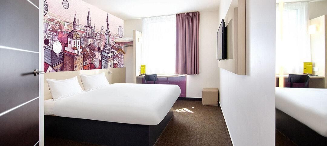 Bureau, espace de travail pour ordinateur portable, rideaux occultants