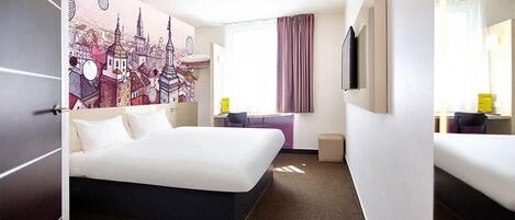 Standard Double Room | Desk, laptop workspace, blackout curtains, soundproofing