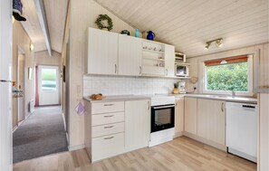 Réfrigérateur, plaque de cuisson, lave-vaisselle, cafetière/bouilloire