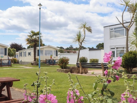 Cottage | Property grounds