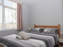 2 habitaciones, decoración personalizada y muebles diferentes