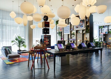 citizenM Washington DC NoMa - Image 5
