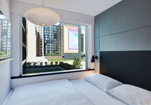 Room, 1 King Bed | Premium bedding, pillow-top beds, desk, laptop workspace