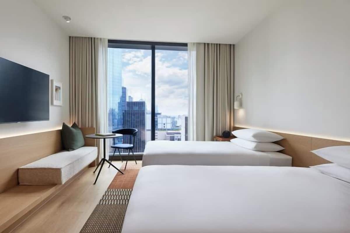 1 bedroom, premium bedding, pillow-top beds, minibar