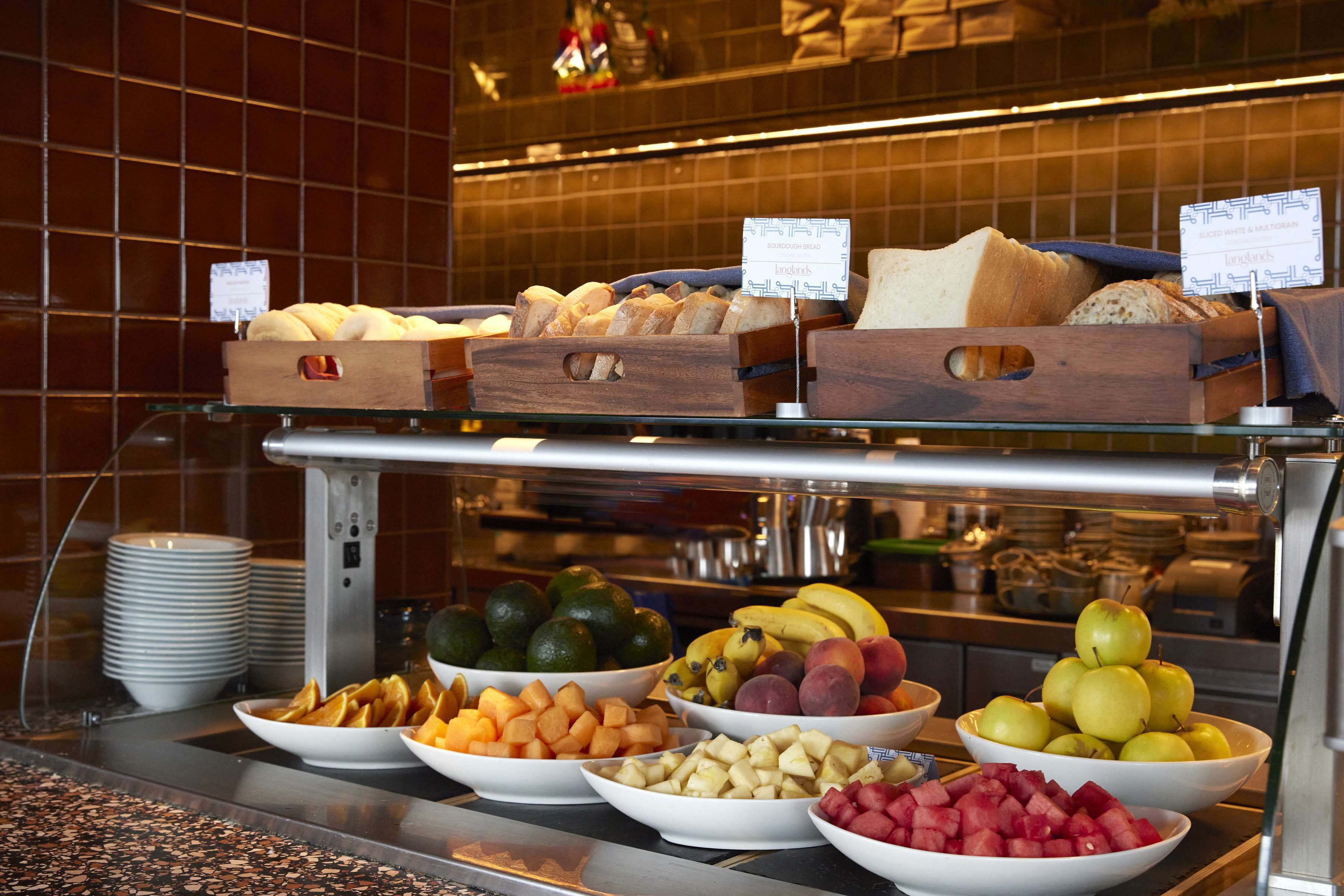 每日供应自助式早餐（每人 AUD 40）