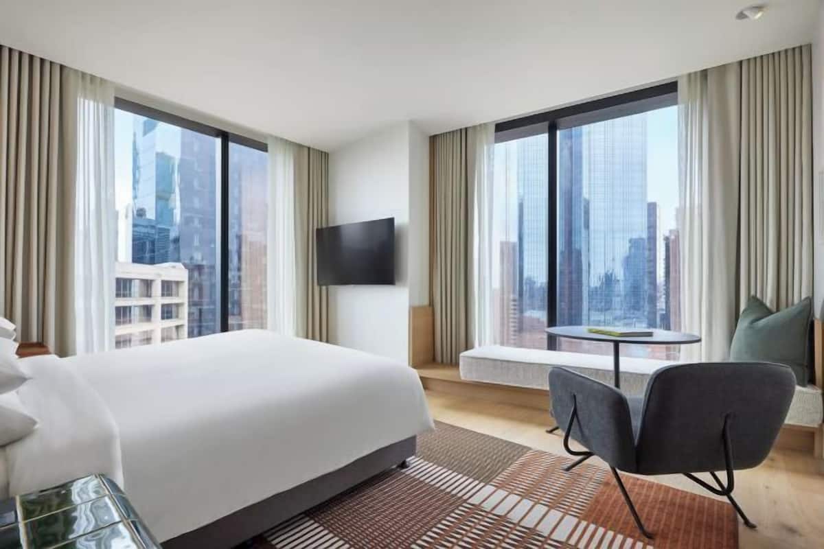 1 bedroom, premium bedding, pillow-top beds, minibar