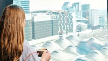 Room, 1 King Bed, City View | In-room dining