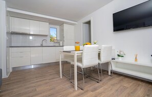 Kühlschrank, Herdplatte, Geschirrspüler