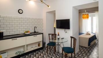 Suite La Almiranta City | Cuisine privée | Machine à expresso, cafetière/bouilloire, bouilloire électrique