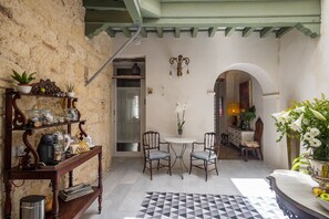 Mặt tiền nơi lưu trú