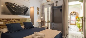 포르투스 가디타누스 s XVIII 파티오 안달루스