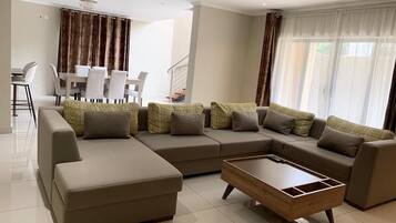 Apartemen, 2 kamar tidur, Boleh Merokok, balkon | Interior