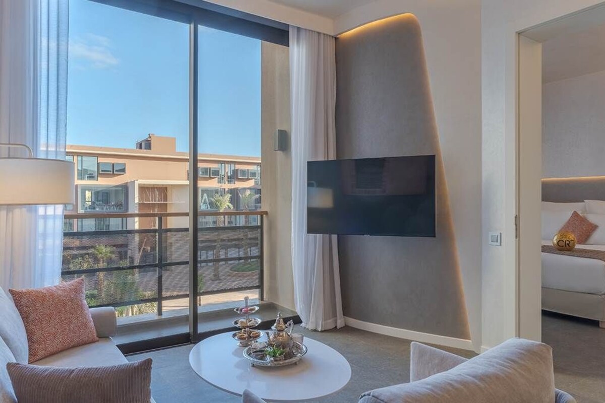 CR7 SUITE AVENUE - 2+1