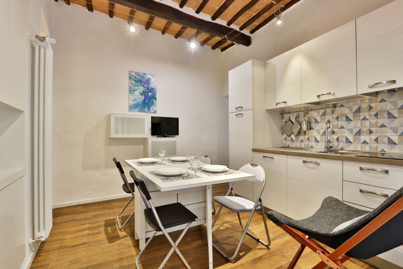 Frigorifero, piano cottura, lavastoviglie, tostapane