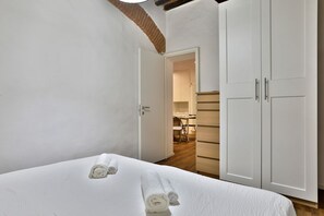 2 slaapkamers, een strijkplank/strijkijzer, wifi, beddengoed