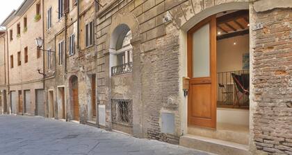 Independent apartment near Piazza del Campo