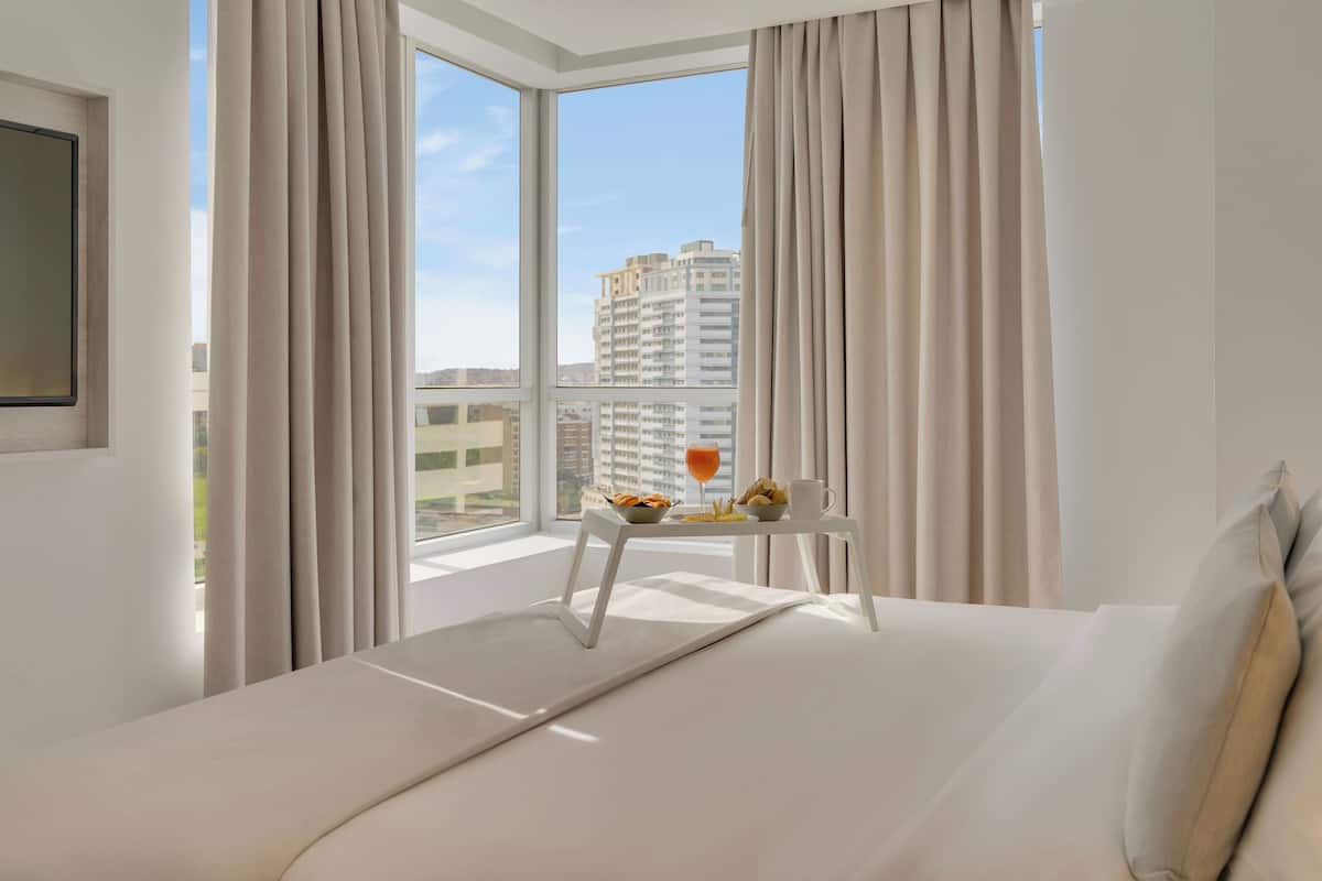 1 bedroom, minibar, laptop workspace, bed sheets