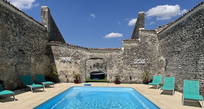 1854 Chassors-Charente gßte- 4*.-piscine chauffée; jacuzzi, grands jardins clos