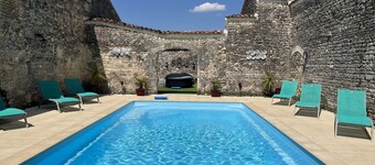 1854 Chassors- Charente gîte - 4*- heated pool  & Jacuzzi, amazing facilities