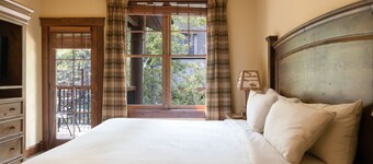 Grand View 3330: Top Floor Condo w/ Spectacular Teton Views- Air Conditioned!