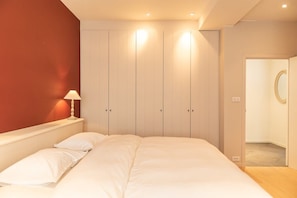 1 chambre, fer et planche à repasser, lit parapluie, Wi-Fi