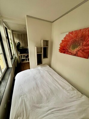 Iron/ironing board, travel cot, WiFi, bed sheets - Downtown Gem Overlooking Ghent's Beauty (Gent)