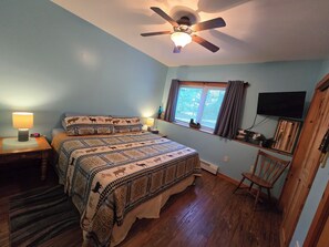 2 bedrooms, iron/ironing board, WiFi (free), bed sheets - Adirondack Hideout, lakefront location and sandy shoreline (Lyon Mountain)