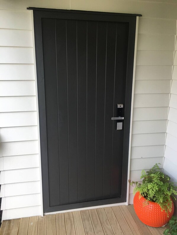 Exterior detail - Guest Suite - Cosy place in the Wattle Downs (Auckland)