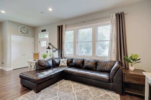 テレビ、書斎 / ワークスペース