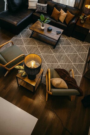 Televisión y oficina 