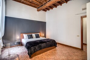 2 chambres, fer et planche à repasser, lit de bébé portatif, Wi-Fi