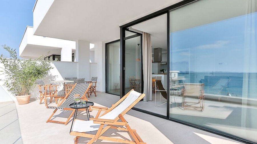 ECO-APARTMENTS LA MARINEDA & HOTEL THALASSA SPORT & SPA