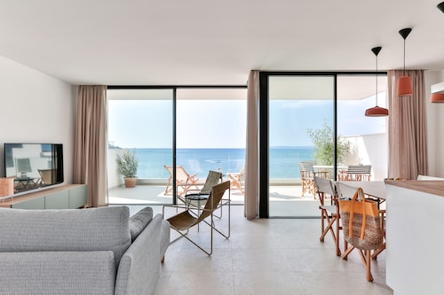 ECO-APARTMENTS LA MARINEDA & HOTEL THALASSA SPORT & SPA