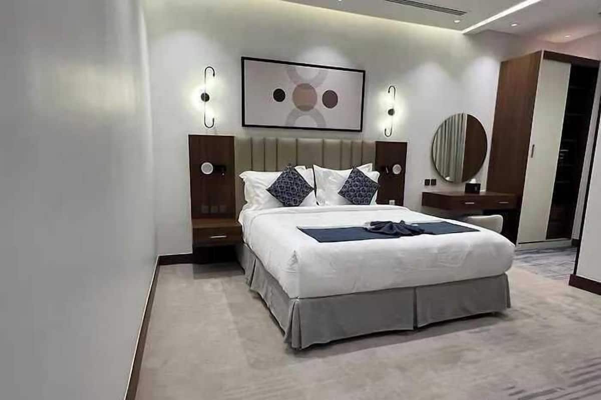 1 kamar tidur, seprai premium, minibar, dan brankas