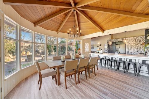 Brand New 2 Bed/2.5 Bath Renovation, Centrally Located in Sedona