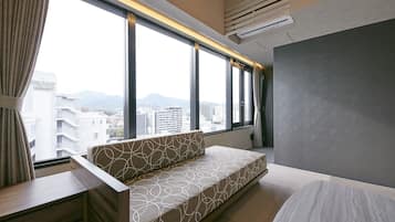 Superior Twin Room, Non Smoking | In-room safe, desk, free WiFi, bed sheets