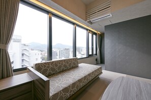 Coffres-forts dans les chambres, bureau, Wi-Fi gratuit, draps fournis