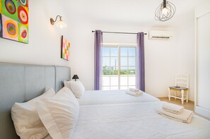 4 多间卧室、客房内保险箱、熨斗/熨衣板、免费 WiFi