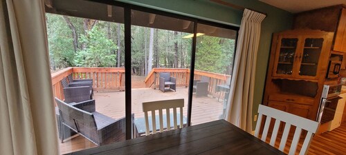 Country Acres  Retreat/ Minutes away from golf, Rogue River, historic G street
