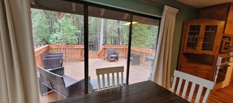 Country Acres Retreat/ Minutes away from golf, Rogue River, historic G street
