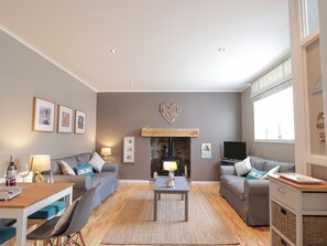 Cottage | Living room - 18b New Street (Buckie)