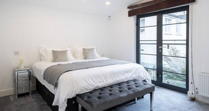 SUPERB 3 BEDROOM AND OFFICE COVENT GARDEN HOUSE