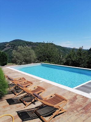 Outdoor pool - Beautiful gîte with swimming pool in Jean Ferrat country (Vallées-d'Antraigues-Asperjoc)